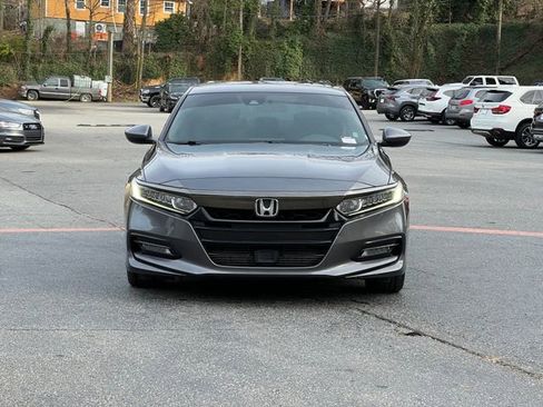 Used 2018 Honda Accord Sport image 9