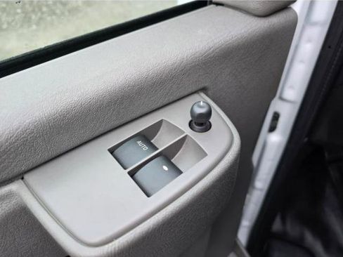 Used 2024 GMC Savana 2500 w/ Driver Convenience Package image 13