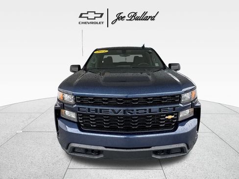 Used 2019 Chevrolet Silverado 1500 Custom w/ Custom Value Package image 3