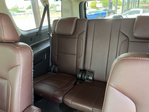 Used 2018 Chevrolet Suburban Premier AWD/4WD image 16