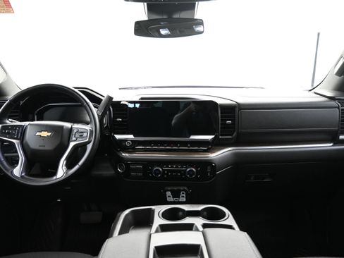 Used 2023 Chevrolet Silverado 1500 LT AWD/4WD image 19