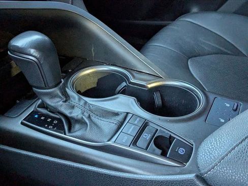 Used 2022 Toyota Camry XSE image 11