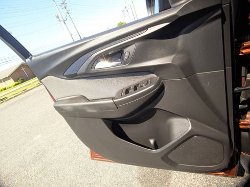 Used 2021 Chevrolet TrailBlazer LT w/ Convenience Package FWD image 22