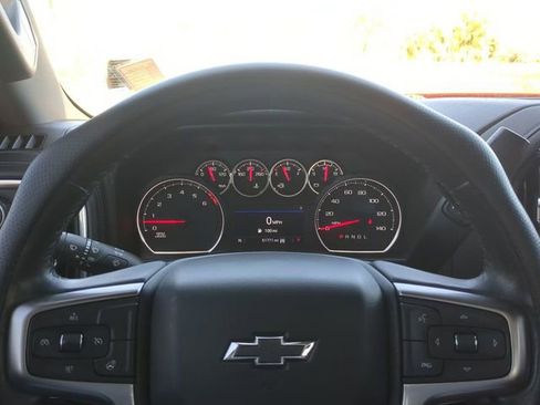 Used 2021 Chevrolet Silverado 1500 LT Trail Boss w/ Convenience Package II image 34