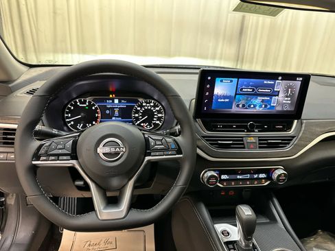 New 2025 Nissan Altima 2.5 SV image 3