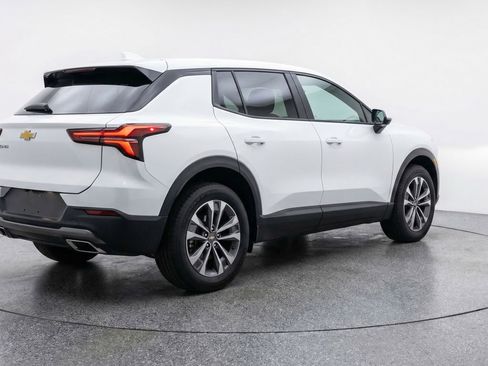 Used 2025 Chevrolet Equinox LT image 9