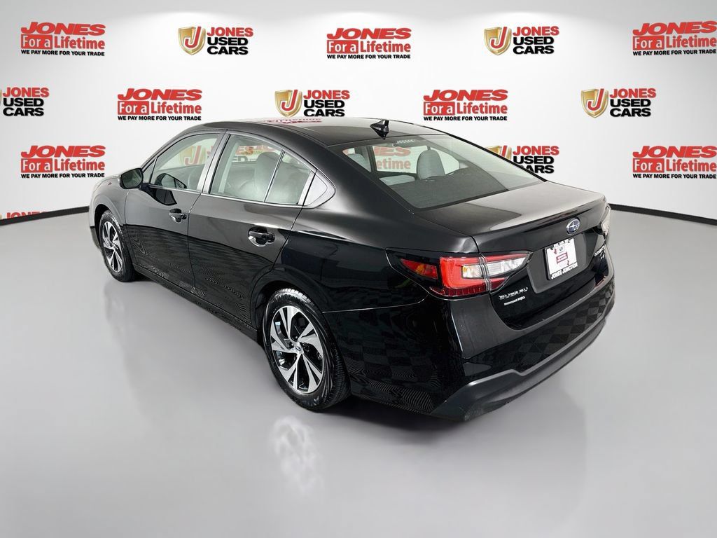 Used 2025 Subaru Legacy Premium AWD/4WD image 2