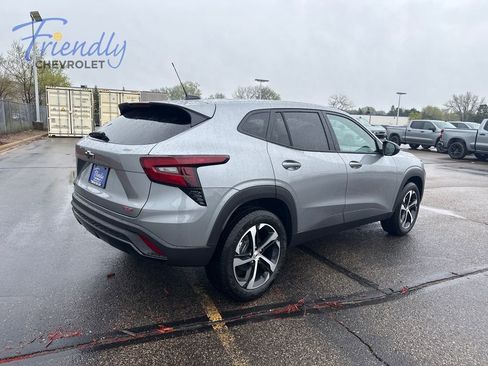 New 2026 Chevrolet Trax RS FWD image 4