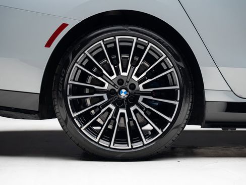 Used 2024 BMW i7 xDrive60 w/ M Sport Package RWD image 36