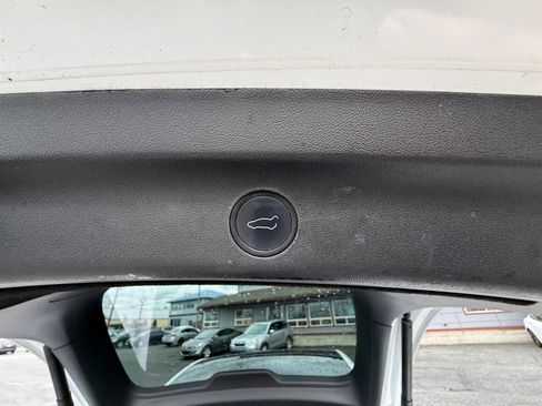 Used 2021 Tesla Model Y Long Range image 20