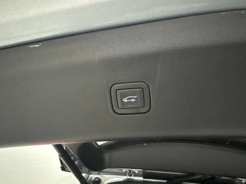 Used 2024 Buick Enclave Essence w/ Experience Buick Package AWD/4WD image 10