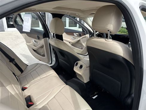 Used 2019 Mercedes-Benz C 300 Sedan image 34