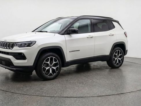 Used 2025 Jeep Compass Limited AWD/4WD image 1