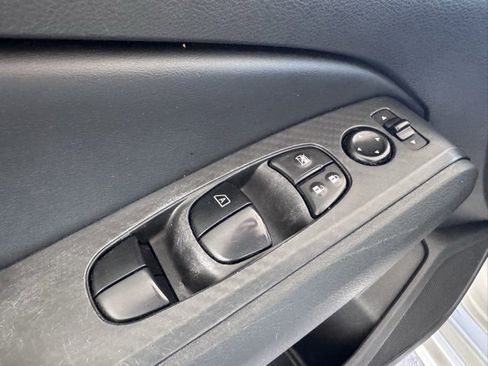 Used 2024 Nissan Altima 2.5 SV image 11