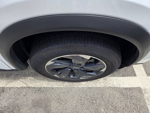 Used 2025 Nissan Rogue SV FWD image 10