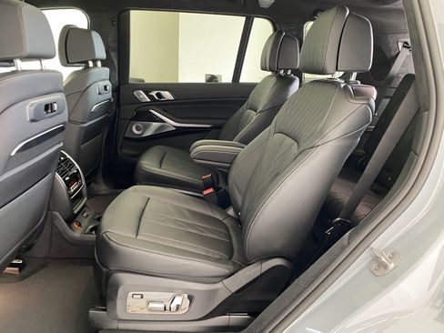 New 2026 BMW X7 M60i image 13