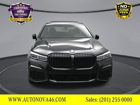 Used 2021 BMW 750i xDrive w/ Executive Package image 9