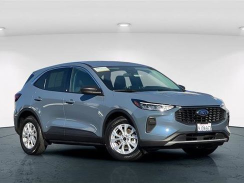 Certified 2023 Ford Escape Active w/ Cold Weather Package image 2