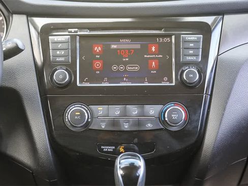 Used 2021 Nissan Rogue Sport S image 12