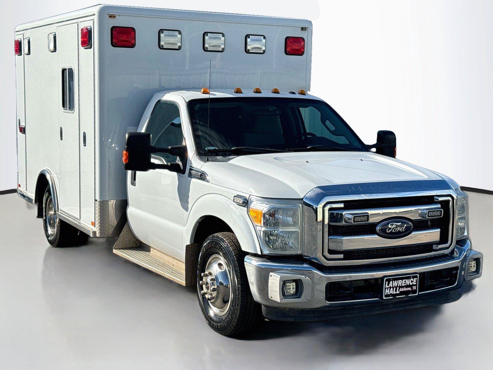 Used 2015 Ford F350 XLT RWD image 3