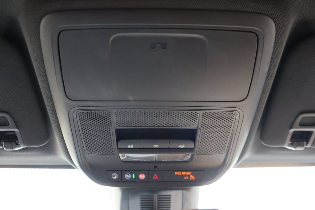 Used 2025 Chevrolet Equinox ACTIV w/ Safety and Technology Package FWD image 21