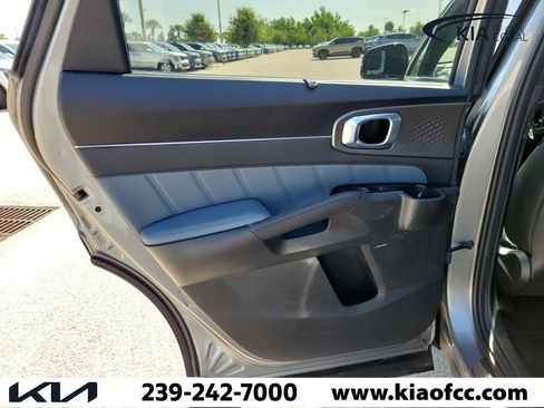 Certified 2025 Kia Sorento SX Prestige AWD/4WD image 15