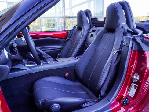 Used 2023 MAZDA MX-5 Miata Grand Touring image 29