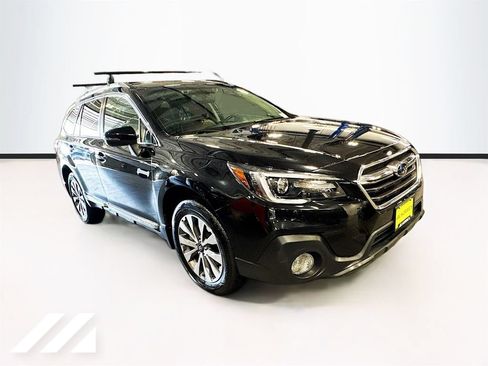 Used 2019 Subaru Outback 2.5i Touring AWD/4WD image 3