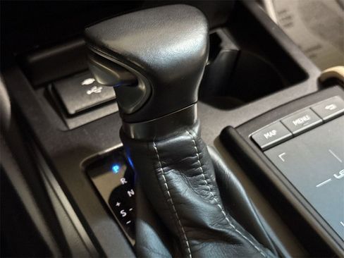 Used 2021 Lexus ES 300h w/ Premium Package image 17