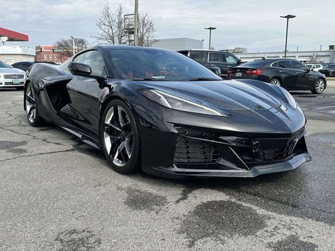 Used 2025 Chevrolet Corvette Z06 image 1