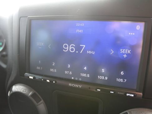 Used 2015 Jeep Wrangler Unlimited Sport w/ Connectivity Group image 21