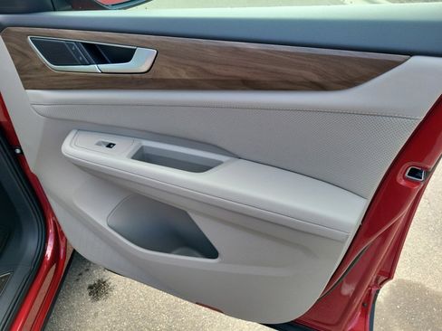 New 2025 Volkswagen Atlas SE image 29