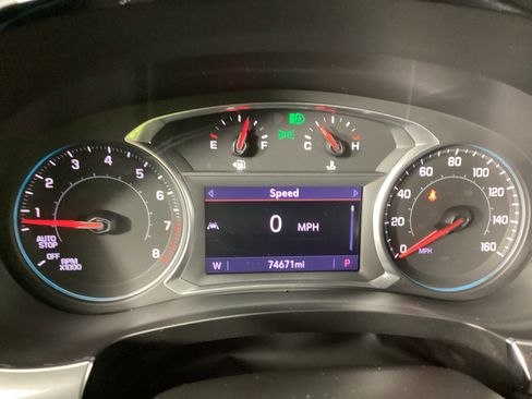 Used 2022 Chevrolet Traverse LT image 17