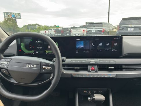 Used 2025 Kia K4 FWD image 16