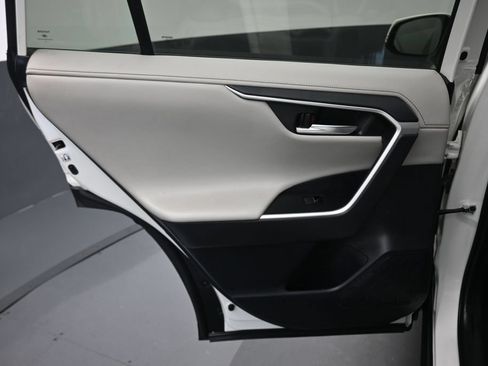 Used 2019 Toyota RAV4 Limited w/ Carpet Mat Package AWD/4WD image 30