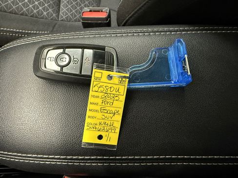 Used 2025 Ford Escape Active image 28