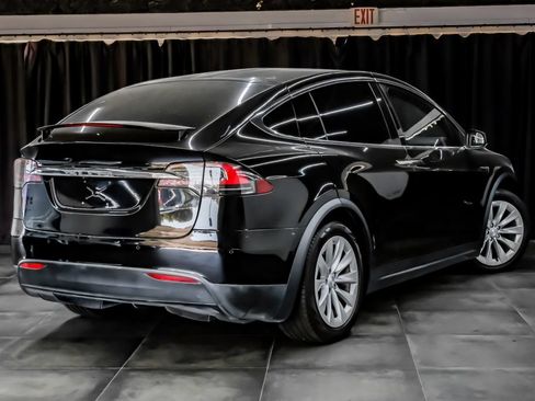Used 2020 Tesla Model X Long Range AWD/4WD image 12