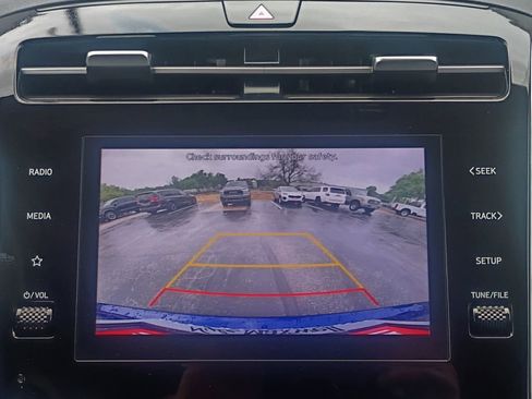 Used 2023 Hyundai Tucson SE image 9