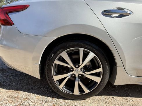 Used 2017 Nissan Maxima Platinum image 13