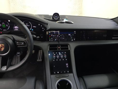 Used 2025 Porsche Taycan 4S w/ Premium Package AWD/4WD image 12