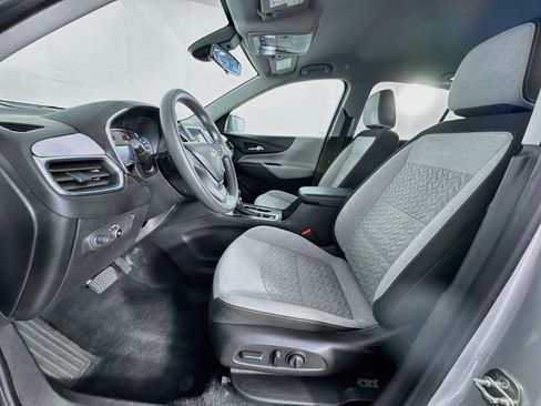 Used 2022 Chevrolet Equinox LS w/ LS Convenience Package FWD image 12