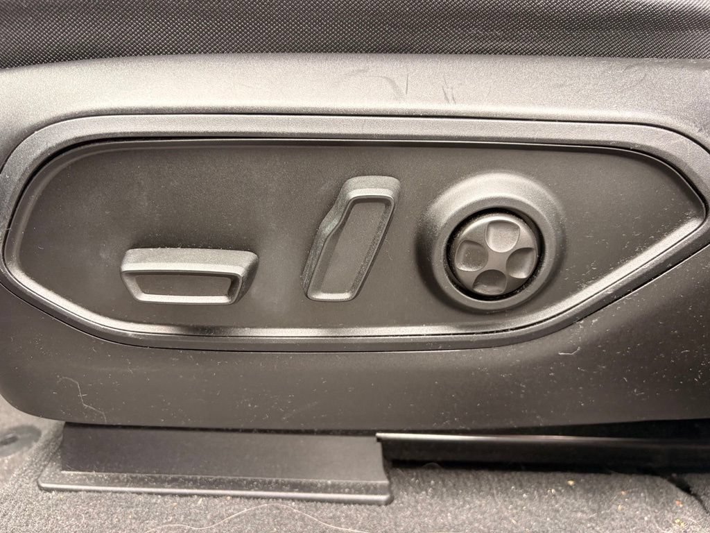 Used 2023 Jeep Grand Cherokee L Laredo AWD/4WD image 11