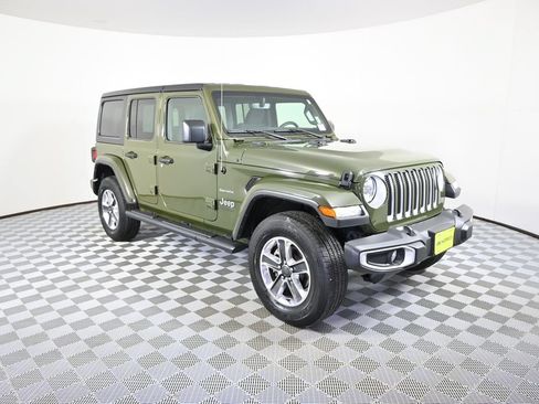 Used 2023 Jeep Wrangler Unlimited Sahara AWD/4WD image 9