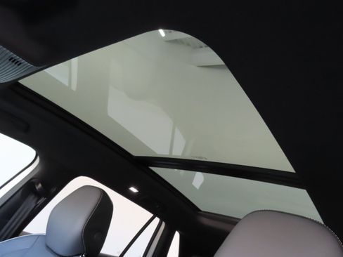 New 2026 Volkswagen Tiguan SEL R-Line image 22