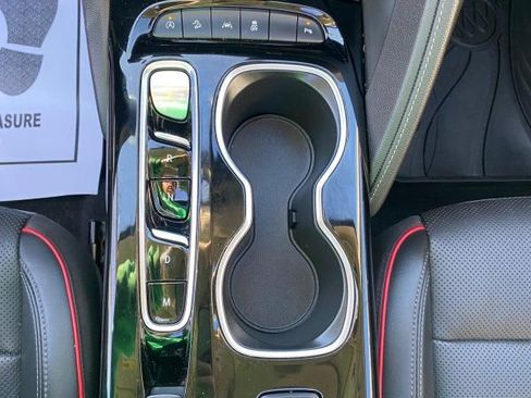 Used 2022 Buick Envision Essence w/ Sport Touring Package image 25