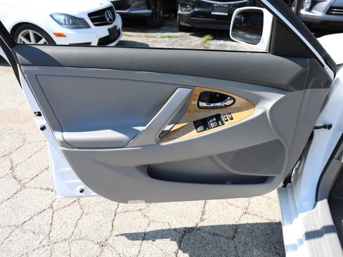 Used 2007 Toyota Camry XLE w/ Leather Pkg FWD image 14