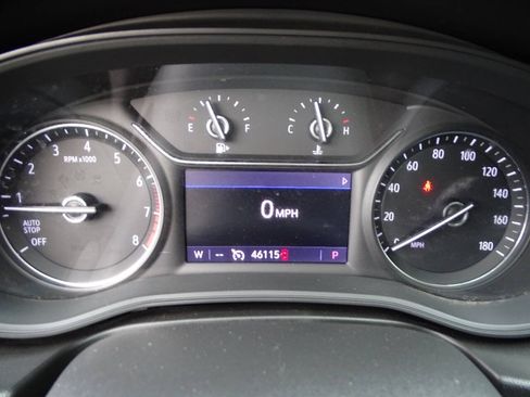 Used 2019 Buick Regal Preferred w/ Driver Confidence Package I FWD image 17