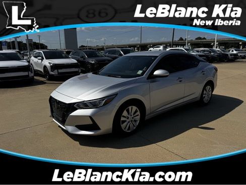 Used 2022 Nissan Sentra S FWD image 1