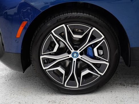 Used 2025 BMW iX xDrive50 AWD/4WD image 22