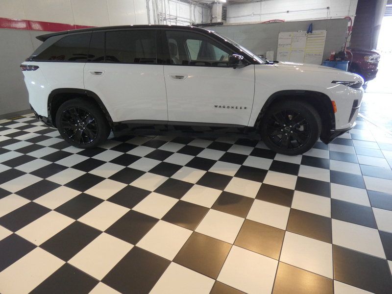 Used 2024 Jeep Wagoneer Launch Edition AWD/4WD image 4